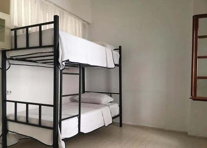 Castle81homes Women - Only For Women מרמריס